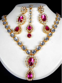 Kundan Jewelry Set